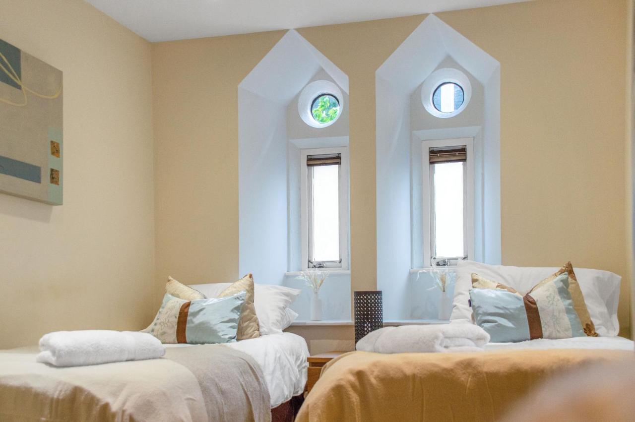 Appartement Stylish & Modern 2 Bedroom Ground Floor Close To Centre In Stunning Converted Church - Near Haymarket Train Station - Sleeps Up To 5 Guests Édimbourg